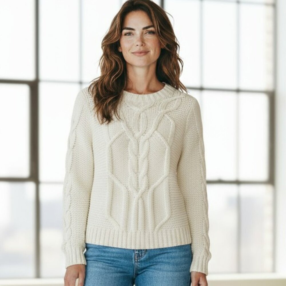 Abercrombie and Fitch Womens Size Small Ivory White Cable Knit Pullover Sweater